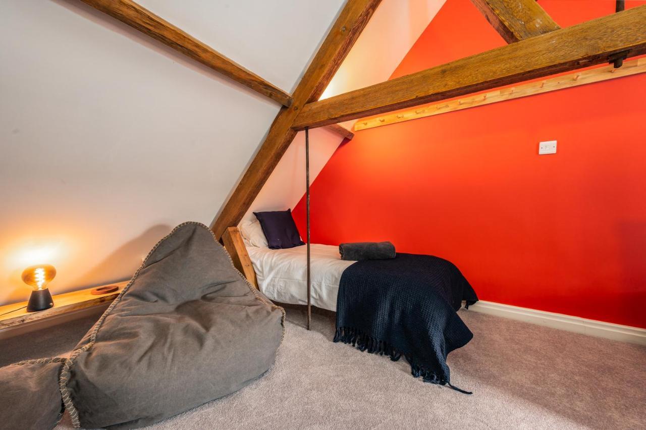 Luxury Town Centre Loft Apartment In Converted Granary 斯坦福德 外观 照片