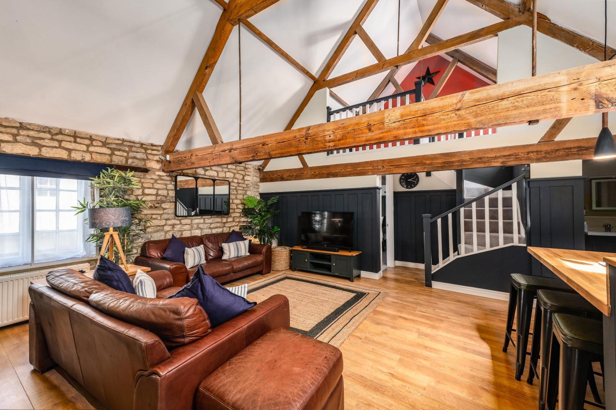 Luxury Town Centre Loft Apartment In Converted Granary 斯坦福德 外观 照片
