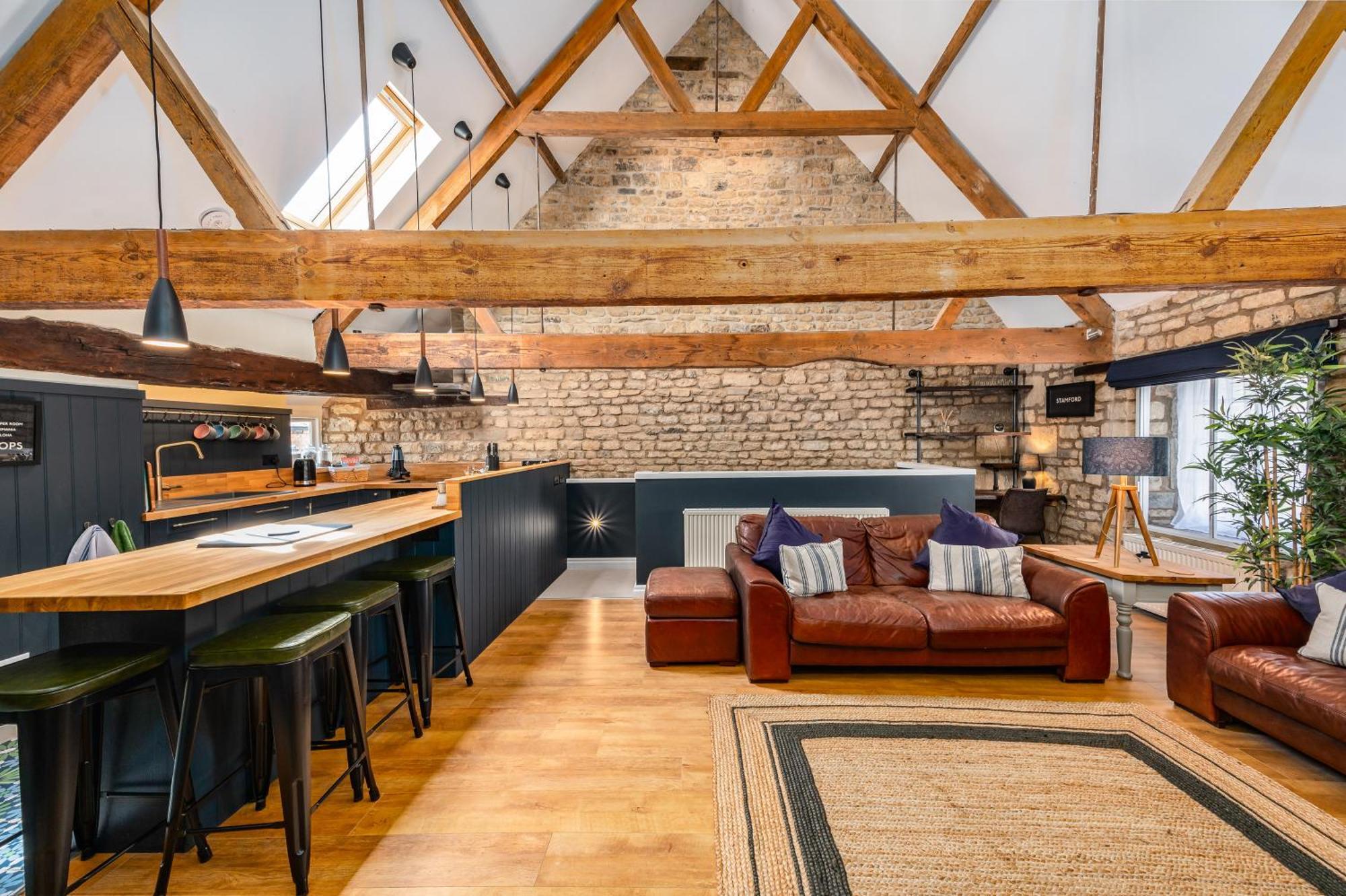 Luxury Town Centre Loft Apartment In Converted Granary 斯坦福德 外观 照片